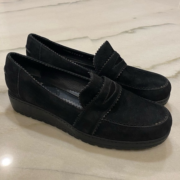Stuart Weitzman Shoes - Stuart Weitzman Loafers Size 6 Black Suede Leather